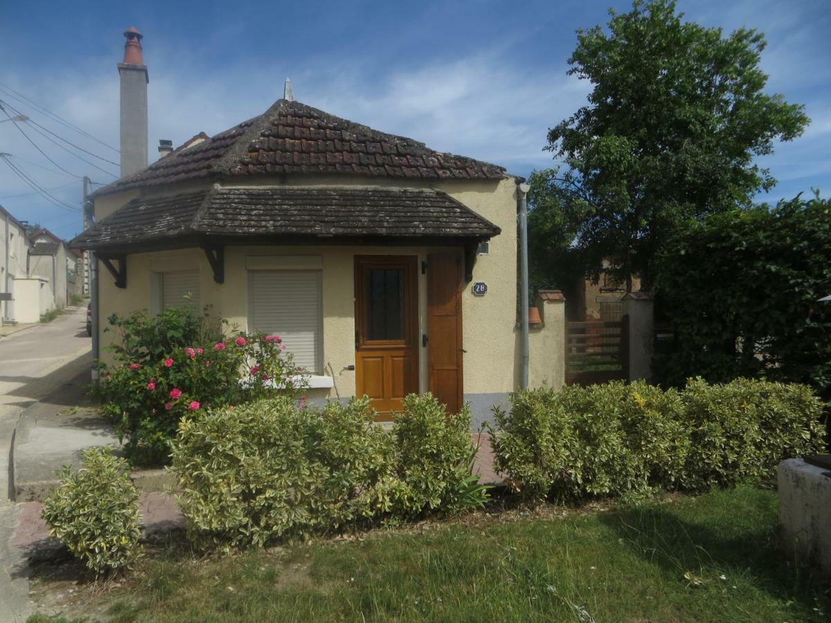 Charmante Maison Pres De Vezelay Voutenay-sur-Cure Exterior photo